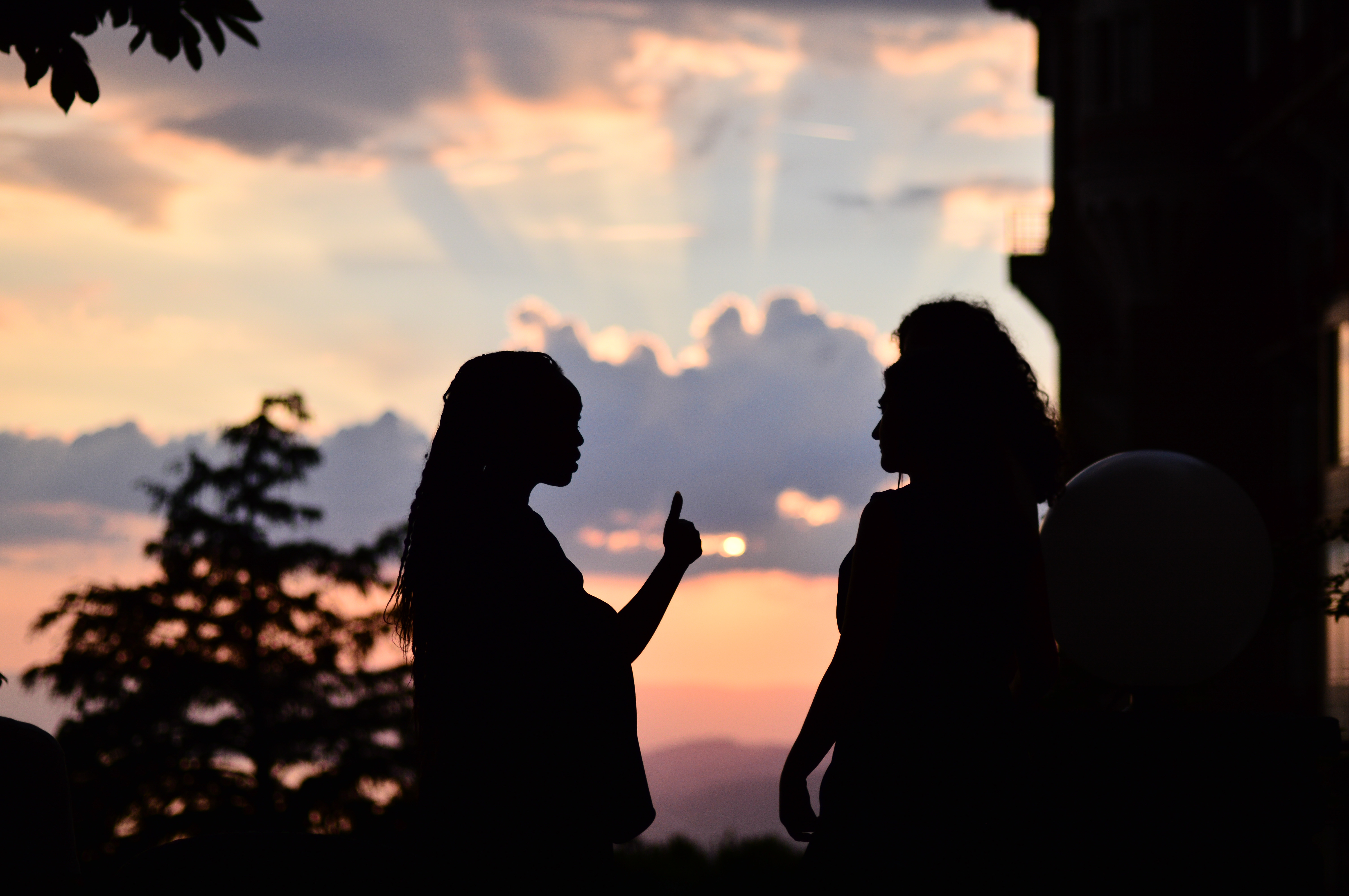 Discussion sunset Caux