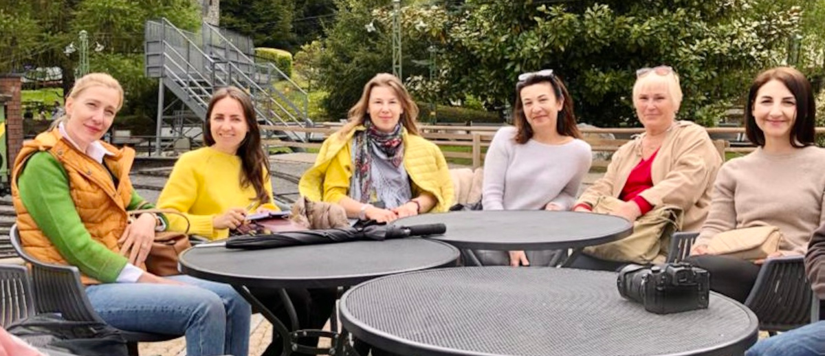 Marina and Katia in Caux photo Alex Raffin