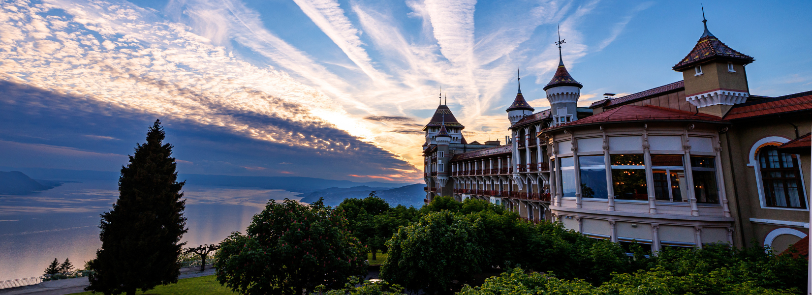 Caux Palace vue lake clouds