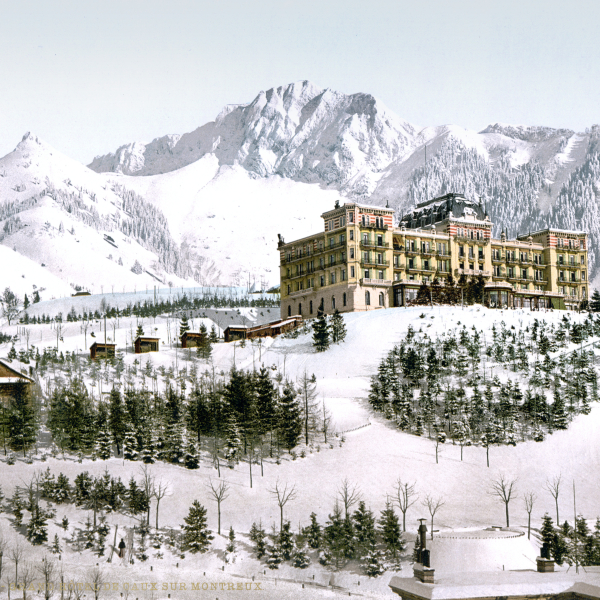 Grand_Hotel_de_Caux,_late_19th_Century (1).jpg Wikipedia